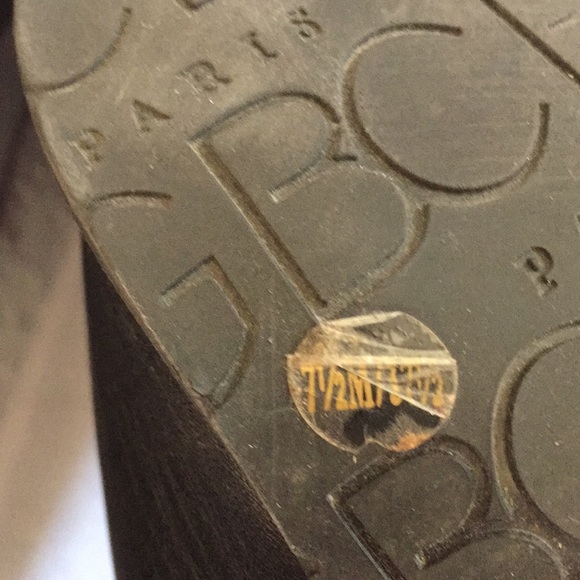 SOLD!!❤️😊❤️💕❤️BCBG boots - Picture 7 of 8